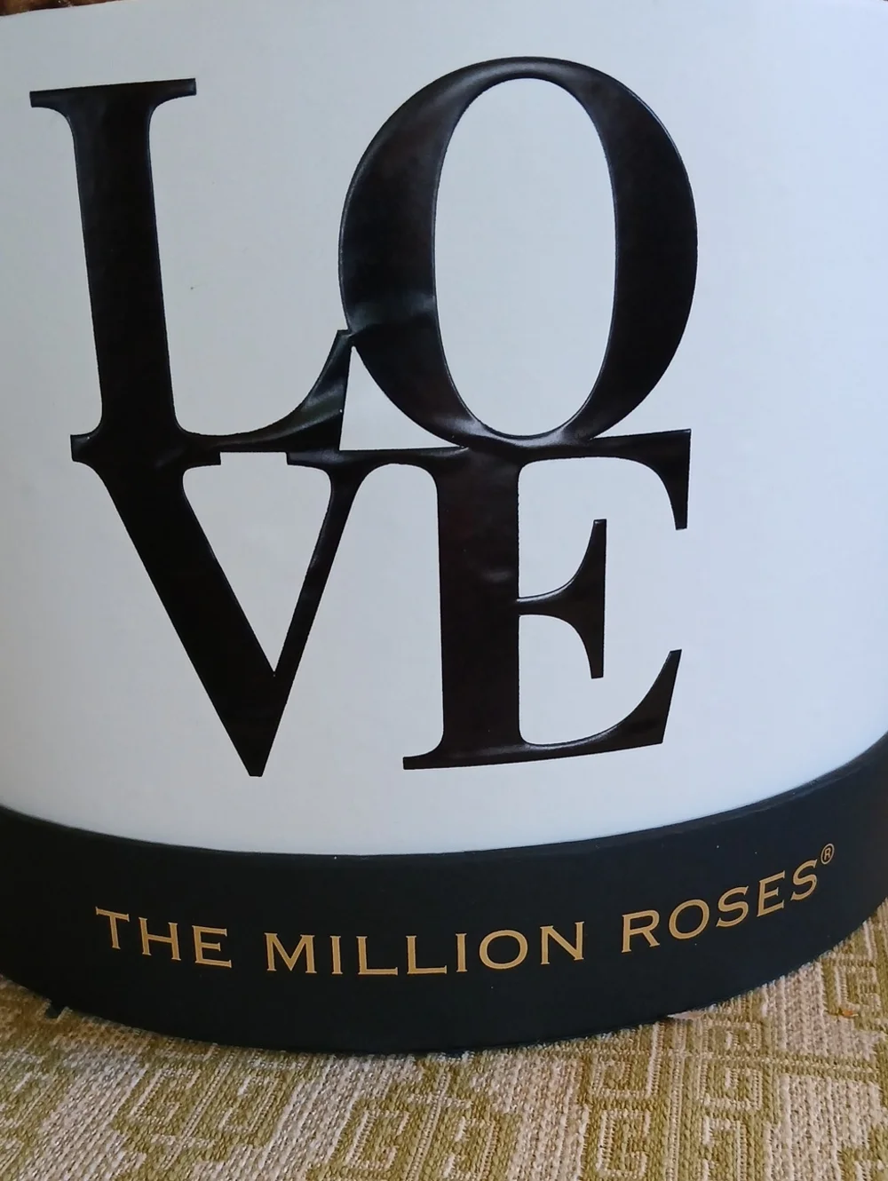 The Million Roses LOVE - Gold Preserved Roses